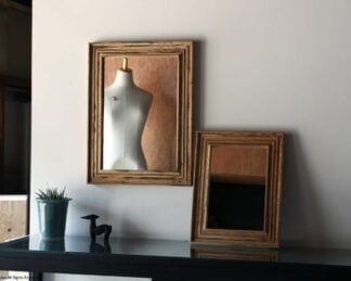 虫喰いの壁掛け鏡