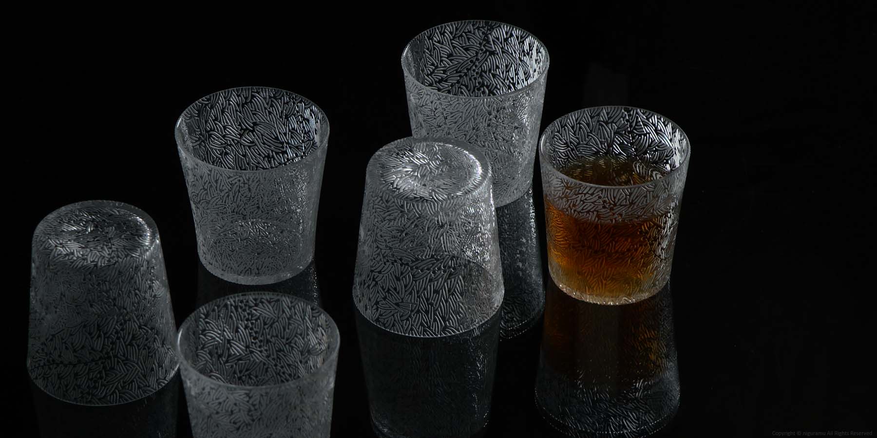 Small glass , mebuku